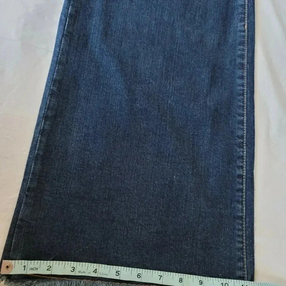 Torrid Mid Rise Flare Jeans Women's Plus Size 26XT  Hem Distressed  NWOT. - Picture 5 of 12